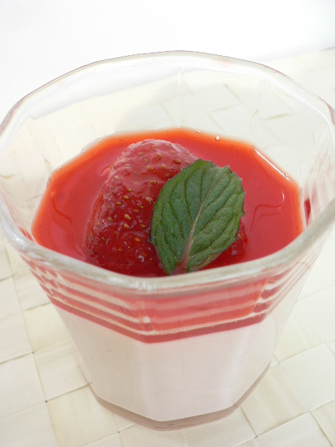 panna cotta fragole.JPGのサムネール画像