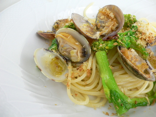 spaghetti alle vongole con le verdure primavera.JPG