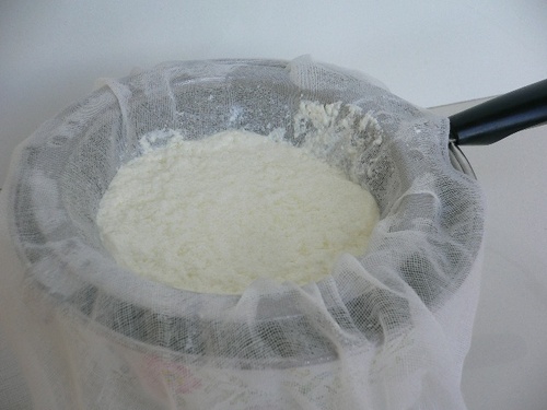 ricotta fatta in casa2.jpg