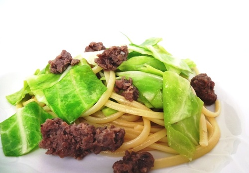 Spaghetti con cavolo e salsiccia.jpgのサムネール画像